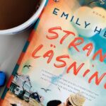 Recension: Strandläsning av Emily Henry