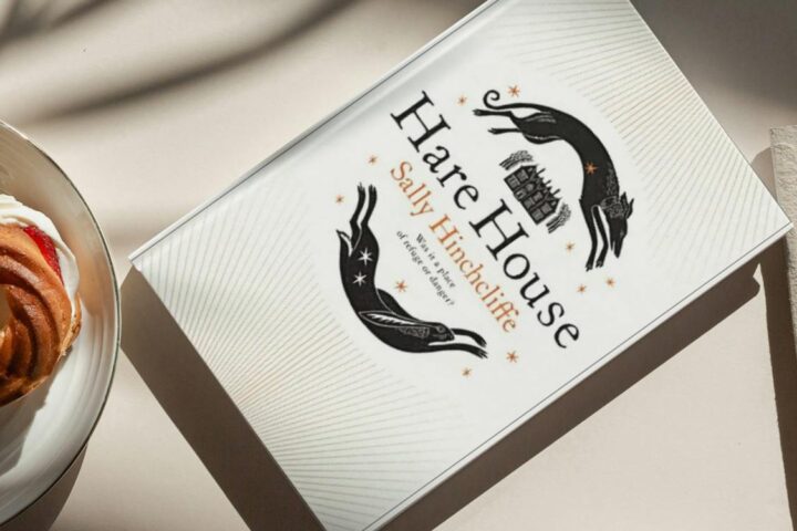 Recension Hare House av Sally Hinchcliffe