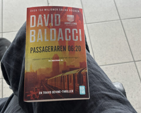 Recension av David Baldaccis bok "Passageraren 06:20"